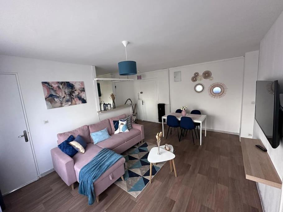 Bel Appartement, Et Salon A Centre Apartamento *